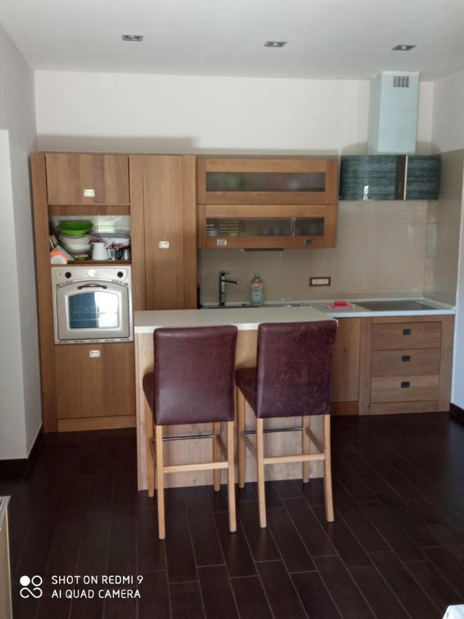 Apartment Verano Njivice Eksteriør billede