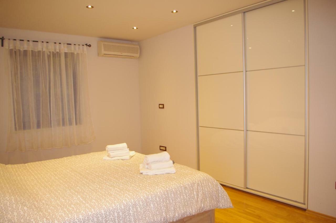 Apartment Verano Njivice Eksteriør billede