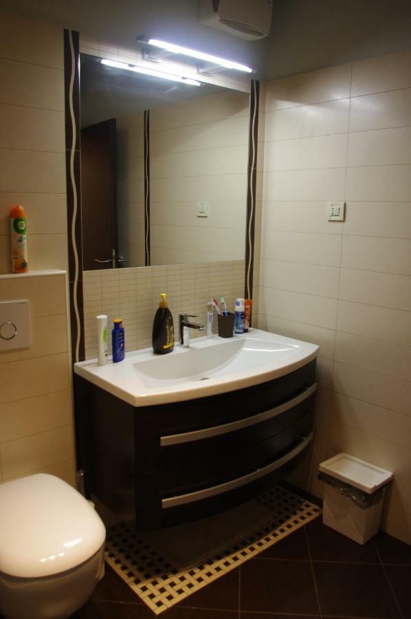 Apartment Verano Njivice Eksteriør billede